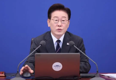 대구 붕괴사고 때 골프장에?… 이재명 대통령 휴일 행보 논란