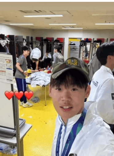 "병역제도 뒤흔들었다" 전역모 사진 찍은 박승수... 예술계까지 불똥
