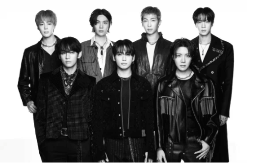 "아미 덕분에 살았다" BTS 칠레 공연장서 15명 긴급 체포, 무슨 일?
